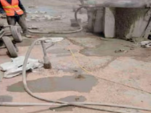 沧源水泥混凝土路面板底注浆技术 路面脱空注浆整治方案