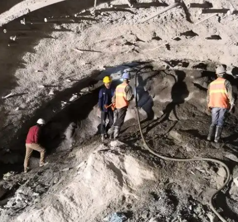 沧源拱顶带模注浆料的施工流程及注意事项